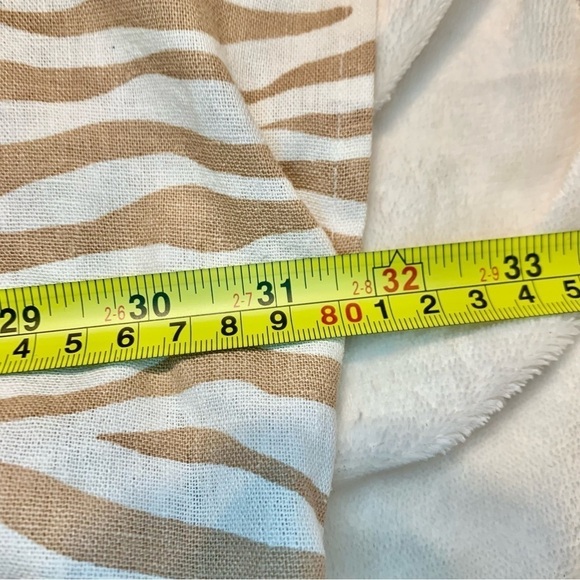 NWT Anne Klein Tunic Top XL Linen Blend White Tan Animal Print V-Neck - Picture 16 of 16